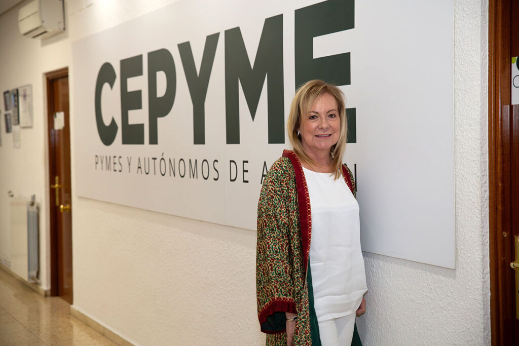 María Jesús Lorente se convirtió en 2022 en la primera mujer en presidir CEPYME Aragón (Confederación Española de la Pequeña y Mediana Empresa) después de una larga trayectoria profesional vinculada al ámbito asociativo en el mundo empresarial.
