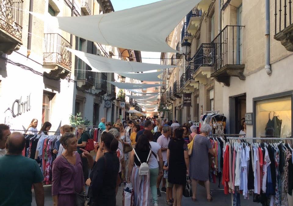 Cerca de 50 comercios participarán este fin de semana en Jaca en la Fiesta del Comercio en la Calle