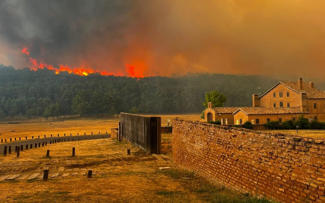 ACOMSEJA ante el grave incendio que está asolando la comarca de la Jacetania